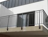 barierki metalowe nowoczesne balkonowe